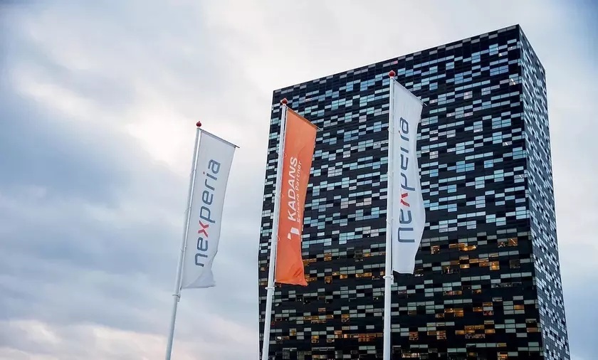 Фото для новини:Китай попередив про ризик нової кризи чипів для автопрому