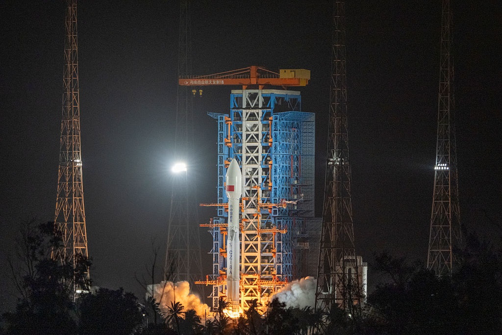 Фото для новини:Китай вивів на орбіту нову групу інтернет-супутників