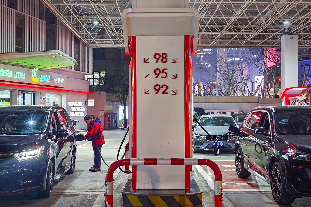 Фото для новини:Китай запровадив регулювання цін на пальне