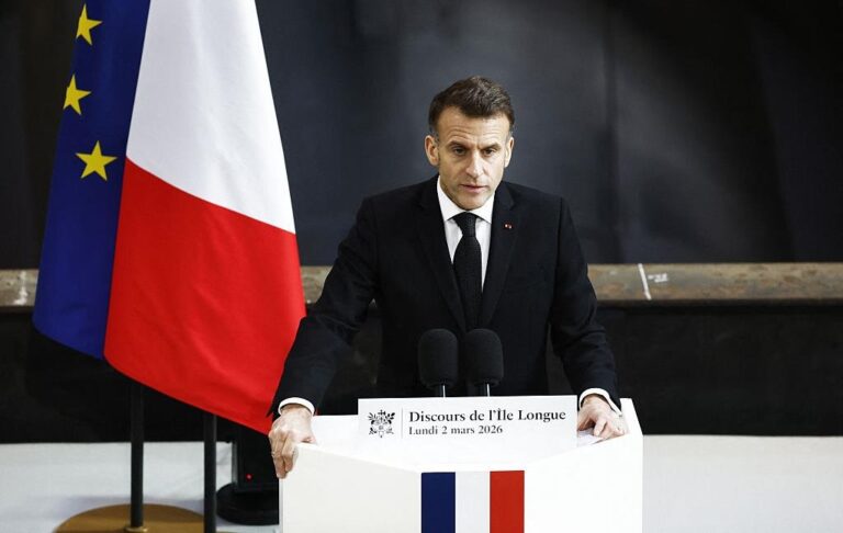 Фото для новини:Макрон: Франція збільшить число ядерних боєголовок