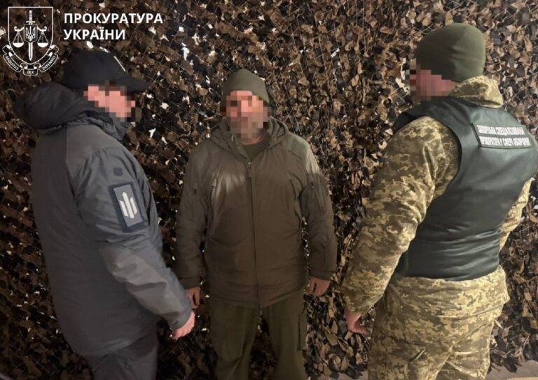 Фото для новини:Майора підозрюють у махінаціях із "бойовими" на 11,6 млн