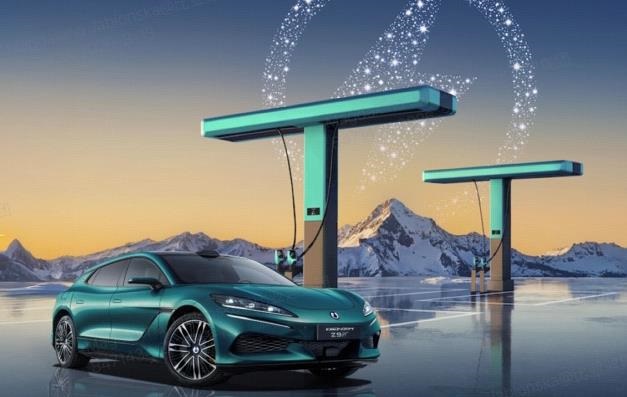 Фото для новини:Мегаватна автомобільна зарядка китайської BYD запрацює в Європі в квітні