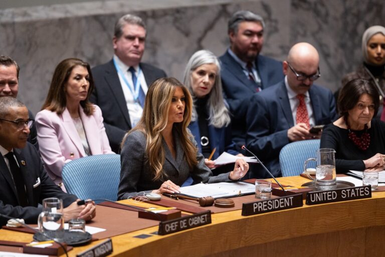 Фото для новини:Меланія Трамп вперше очолила засідання РБ ООН