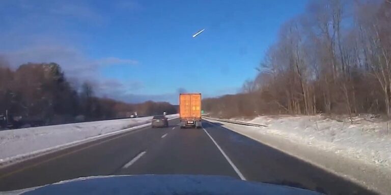 Фото для новини:Метеорит вагою понад 7 тонн вибухнув у повітрі над Огайо