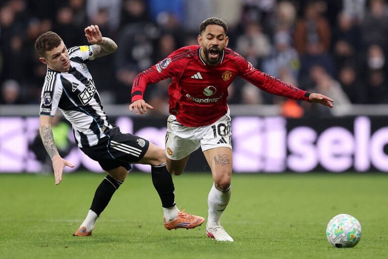 Фото для новини:МЮ не скористався більшістю і поступився Ньюкаслу