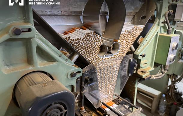 Фото для новини:На Буковині викрили підпільний тютюновий цех