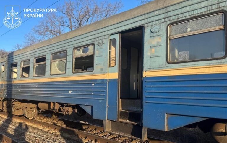 Фото для новини:На Харківщині "шахед" атакував електричку, є постраждалі