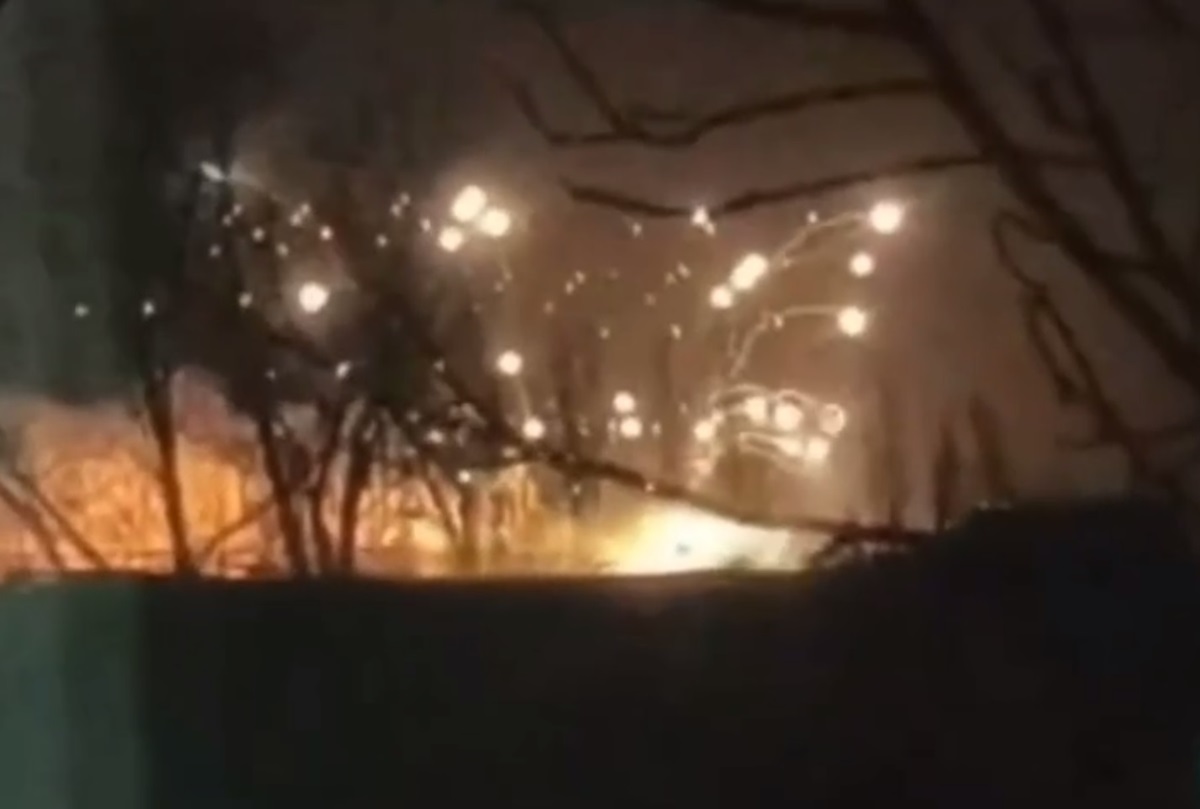 Фото для новини:На Луганщині у окупантів детонує склад боєприпасів