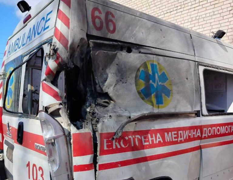 Фото для новини:На Миколаївщині ворог атакував бригаду "швидкої"