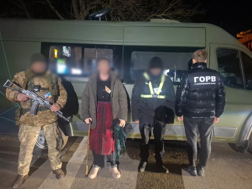 Фото для новини:На Одещині жінка намагалась вивезти до Молдови чоловіка під виглядом бабусі