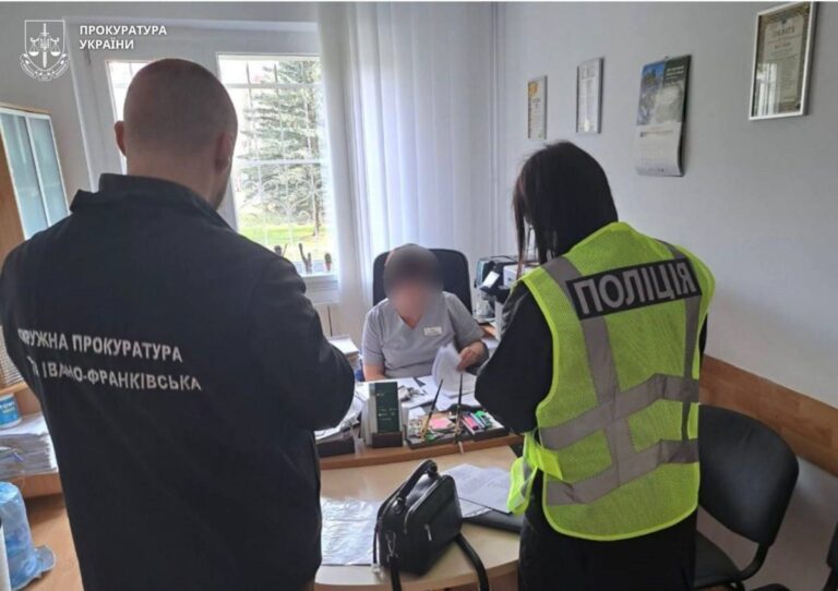 Фото для новини:На Прикарпатті розікрали 1,5 млн на немовлятах