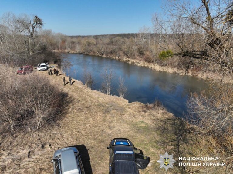 Фото для новини:На Рівненщині авто з&rsquo;їхало у річку: загинуло подружжя