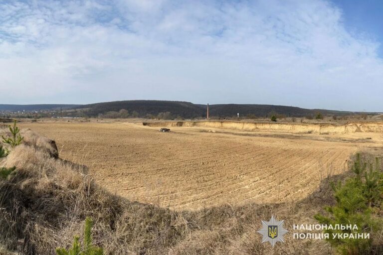 Фото для новини:На Тернопільщині викрили незаконний видобуток супіску