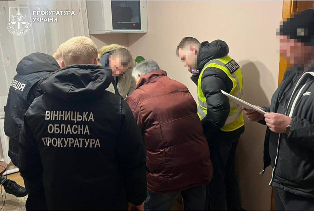 Фото для новини:На Вінниччині директор інтернату змушував підопічних працювати