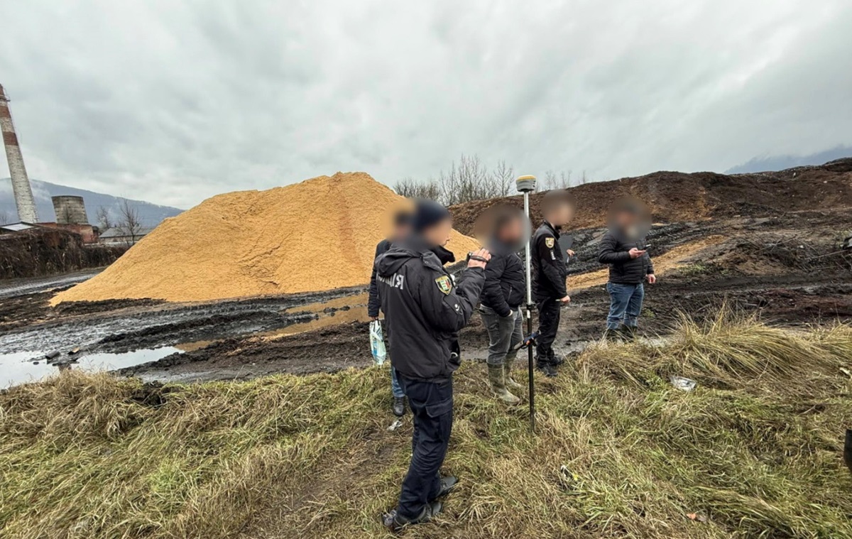 Фото для новини:На Закарпатті хімкомбінат допустив забруднення довкілля на 15 млн гривень