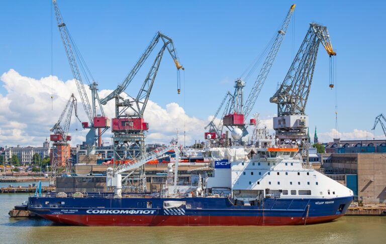 Фото для новини:Найбільший оператор "тіньового флоту" РФ став збитковим після санкцій