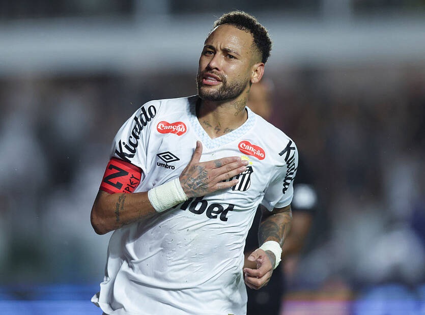 Фото для новини:Неймар любить поїсти: його кухарка не витримала і поскаржилася до суду