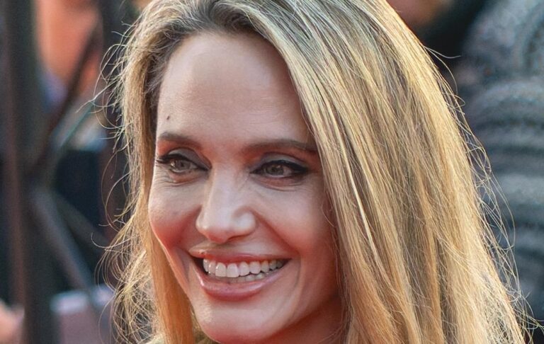 Фото для новини:Новий вихід Анджеліни Джолі викликав хвилю чуток у мережі