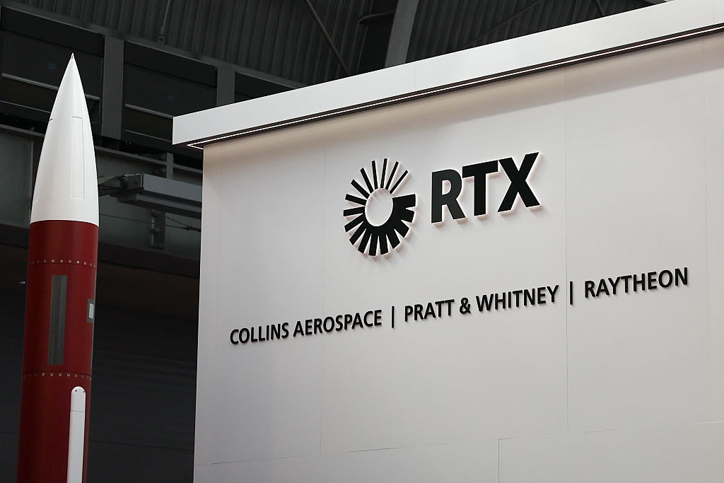 Фото для новини:Операція в Ірані: Білий дім посилив тиск на "оборонку" США