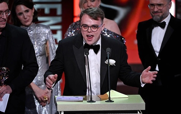 Фото для новини:Оскароносного режисера фільму "Ніхто проти Путіна" оголосили іноагентом