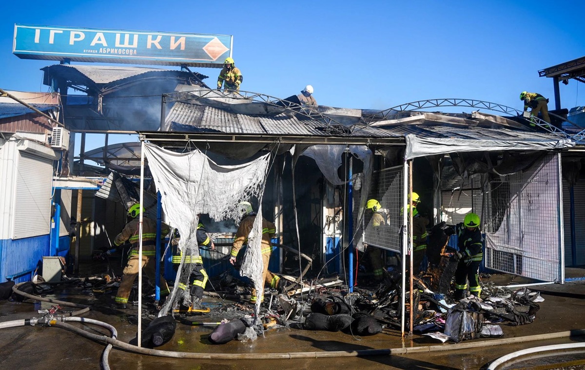 Фото для новини:Під Одесою горів ринок Сьомий кілометр