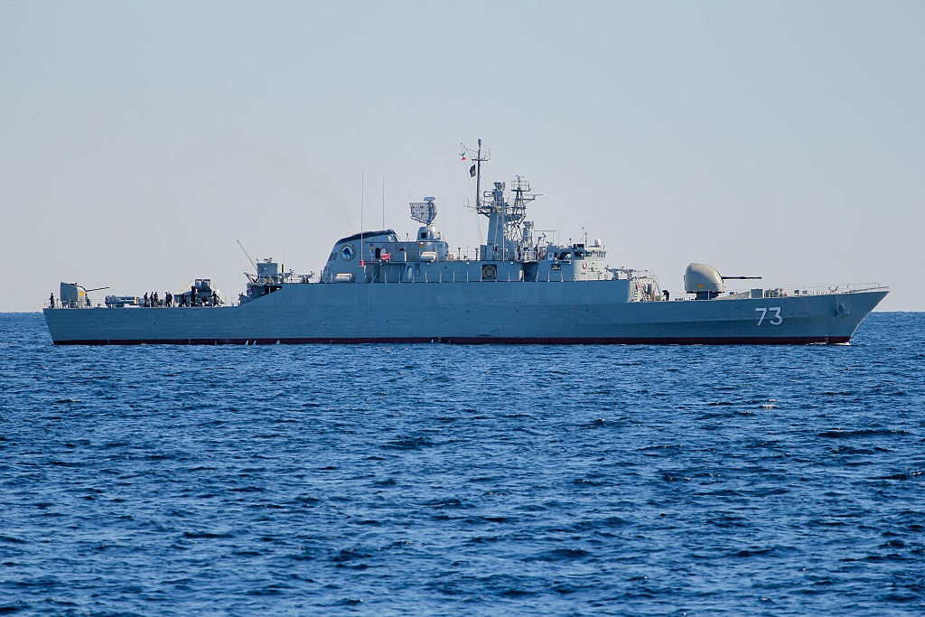Фото для новини:Підводний човен потопив іранський фрегат біля Шрі-Ланки - ЗМІ