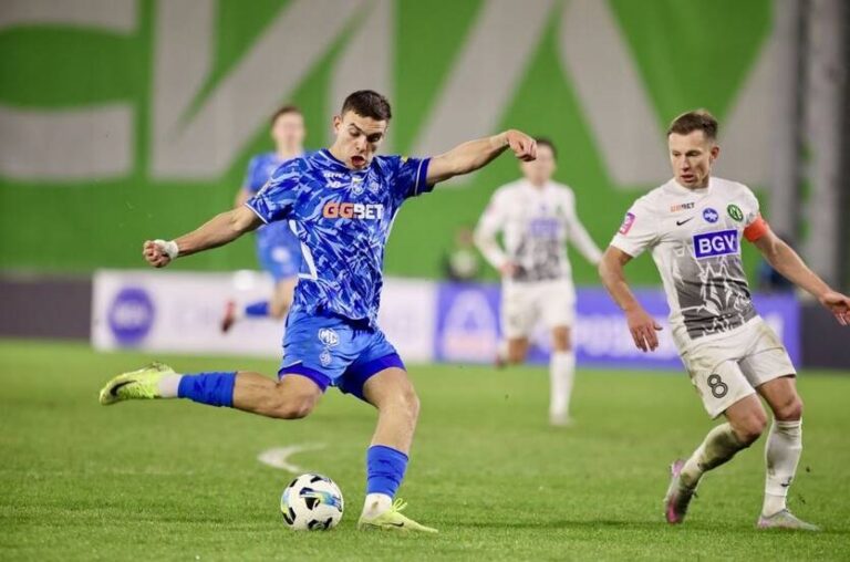 Фото для новини:Полісся із скасованим голом програло київському Динамо