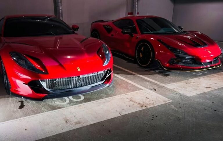 Фото для новини:Понад $500 000. У Києві помітили паркінг з ексклюзивними Ferrari