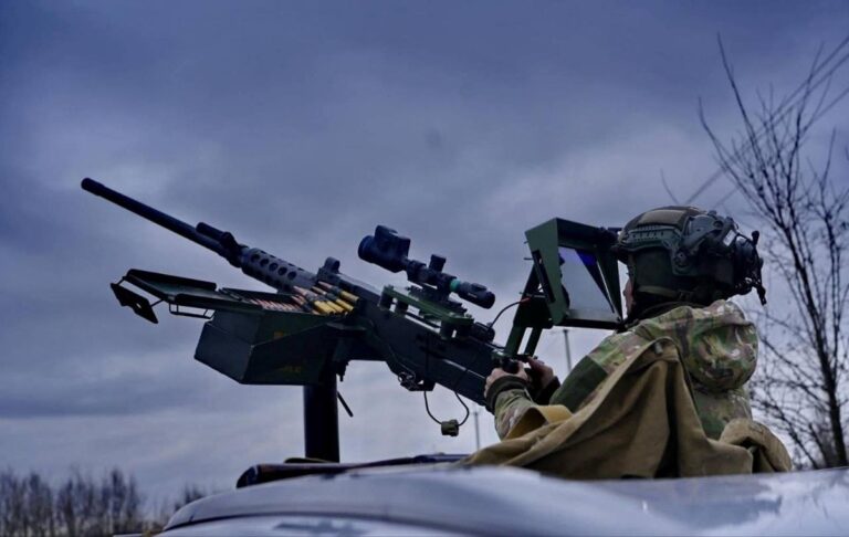 Фото для новини:ППО відбила "нетипову" атаку понад 200 "шахедів"