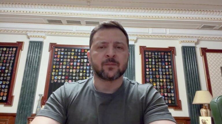 Фото для новини:Президент розповів, що "дратує Росію"