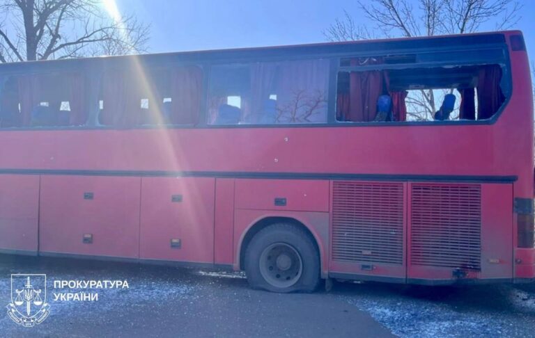 Фото для новини:Прилетів Іскандер: зросло число жертв в автобусі на Харківщині