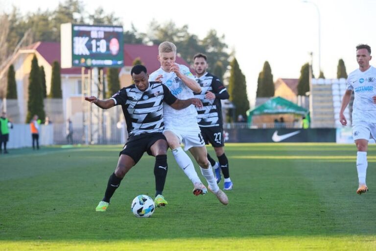 Фото для новини:Протистояння Колоса й Зорі вийшло результативним, але навпіл