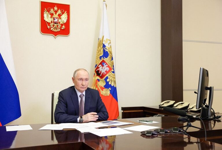 Фото для новини:Путін боїться бути ліквідованим, як Хаменеї, тому зник із Кремля - ЗМІ