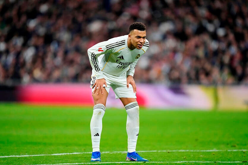 Фото для новини:Реал надовго залишився без Мбаппе через травму коліна