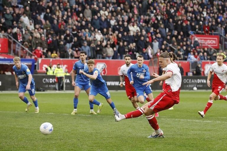 Фото для новини:Реалізований пенальті став першим голом Степанова в Нідерландах