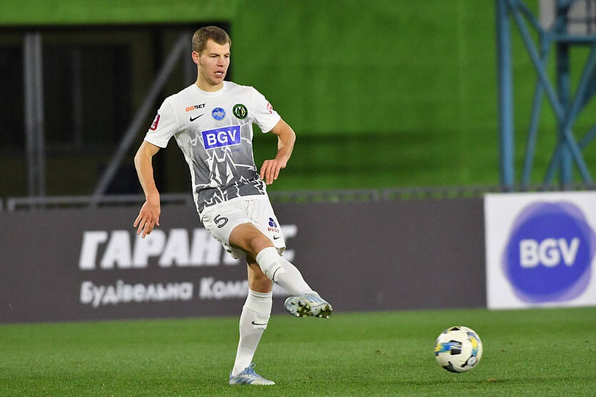 Фото для новини:Ребров покладатиметься на захисника Полісся через травмування Таловєрова