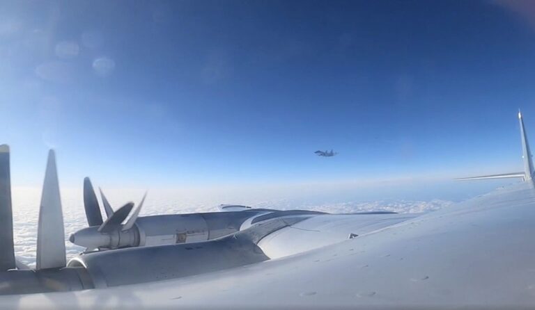 Фото для новини:РФ готова до масованої атаки: коли можливий удар