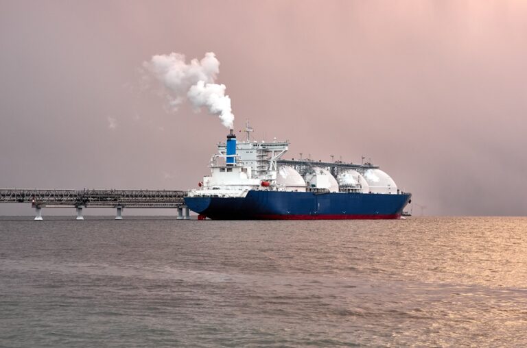 Фото для новини:Росія відправила до Куби нафту та газ всуперед вимогам США