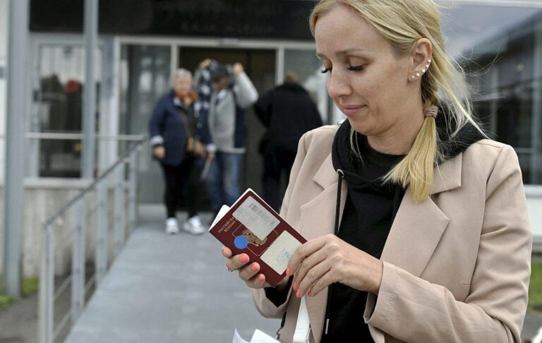 Фото для новини:Росіянам практично перестали давати багаторазові шенгенські візи