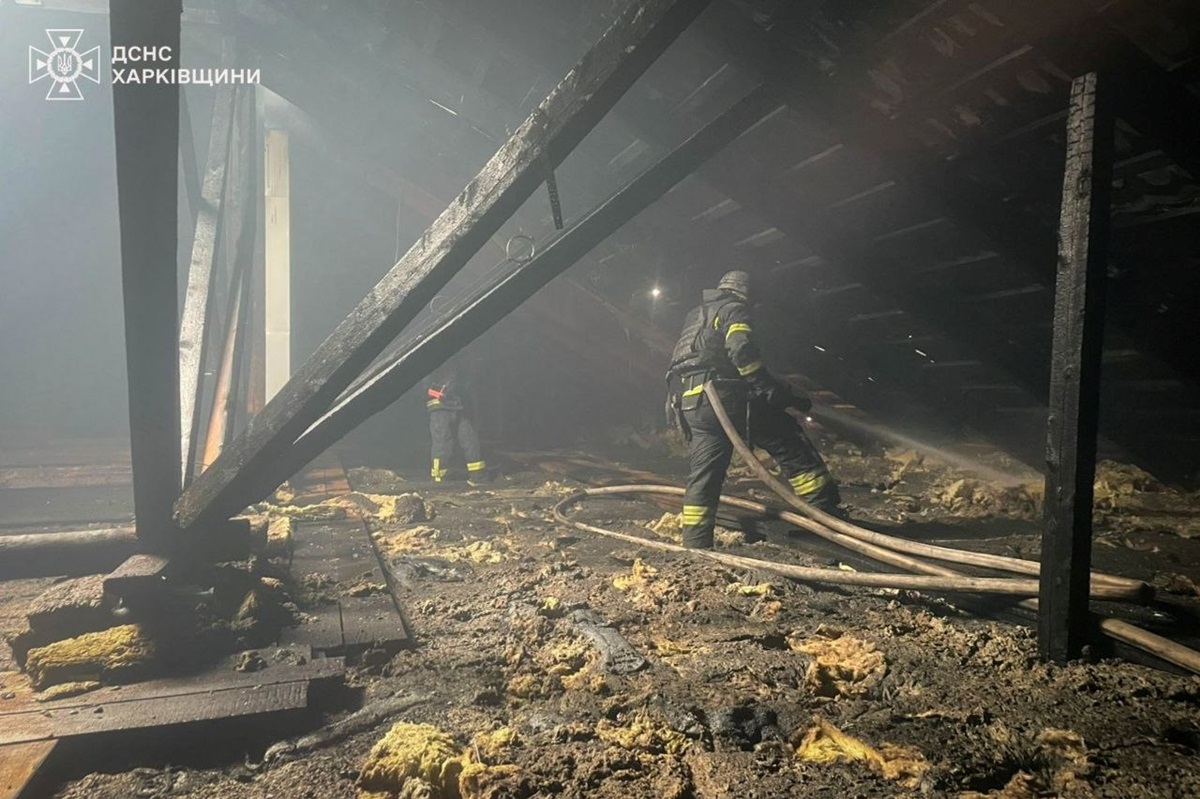 Фото для новини:Росіяни вдарили по лікарні на Харківщині, є постраждалі