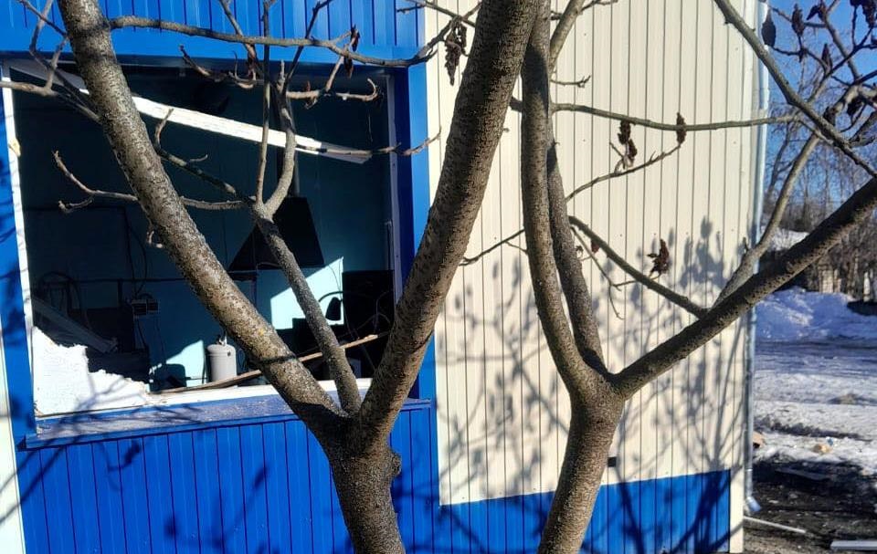 Фото для новини:Росіяни вдарили по підприємству в Глухові: є жертва та поранені