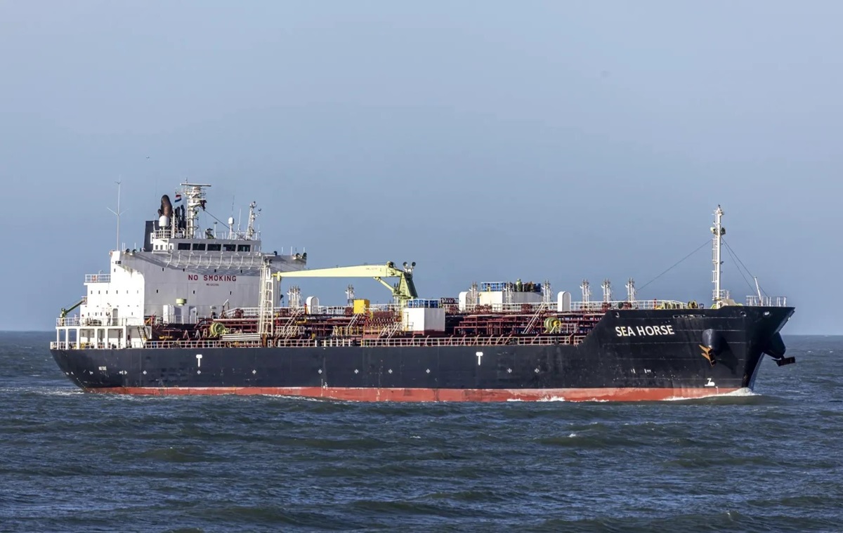 Фото для новини:Російський танкер змінив курс з Куби на Венесуелу - ЗМІ