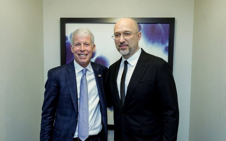 Фото для новини:Шмигаль зустрівся Міністром енергетики США