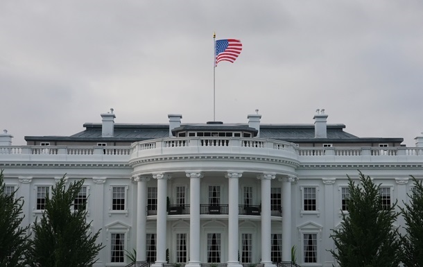 Фото для новини:Шок у Затоці: чому Вашингтон мовчить, поки РФ "зливає" США Ірану