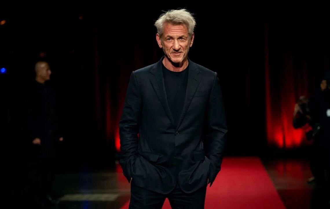 Фото для новини:Шон Пенн звернувся до українських воїнів та отримав "Оскара" від УЗ