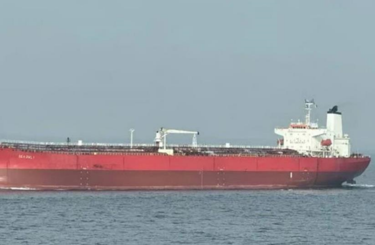 Фото для новини:Швеція затримала "тіньовий" танкер РФ