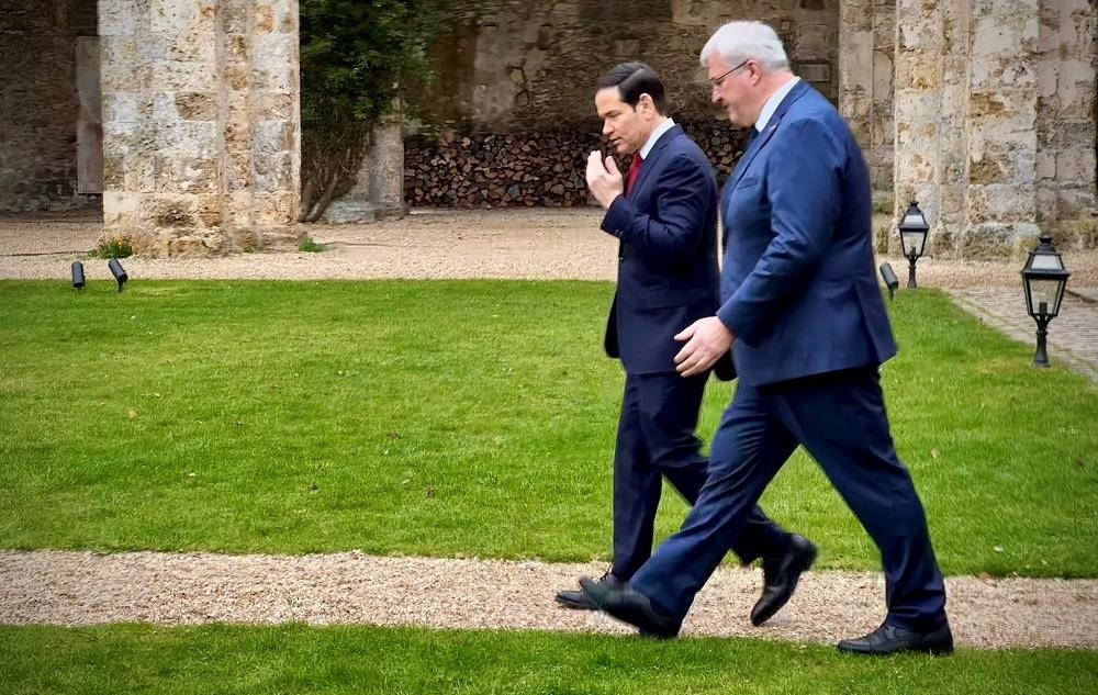 Фото для новини:Сибіга провів зустріч із Рубіо у Франції