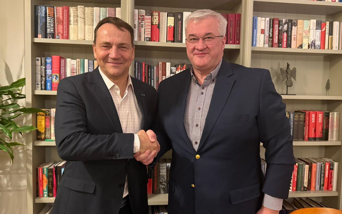 Фото для новини:Сибіга та Сікорський обговорили підтримку України