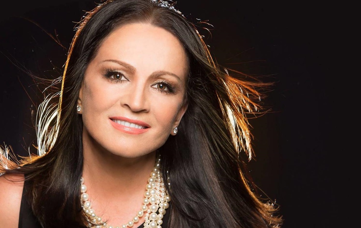 Фото для новини:Софія Ротару вшанувала Володимира Івасюка рідкісним фото