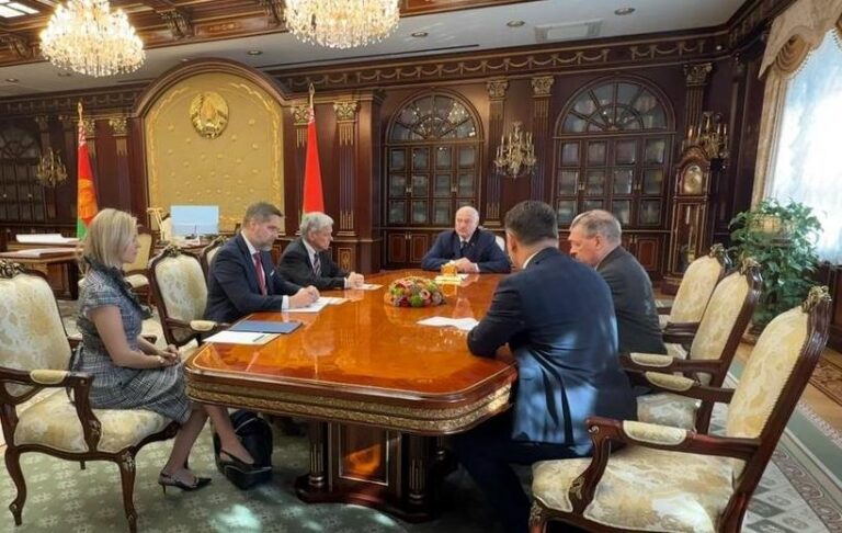 Фото для новини:Спецпосланець Трампа приїхав у Мінськ до Лукашенка